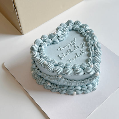 CLASSIC VINTAGE CAKE