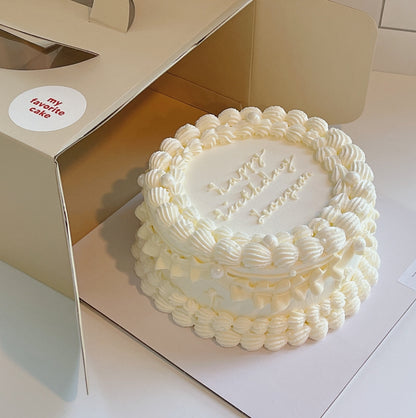 CLASSIC VINTAGE CAKE